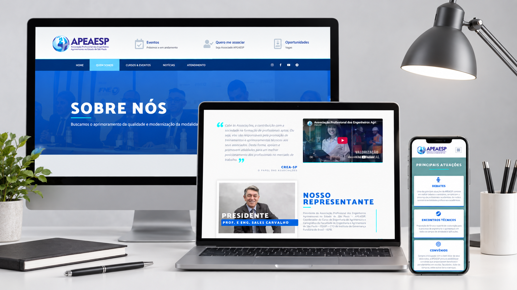 Página Quem Somos do site da APEAESP em computador, notebook e celular